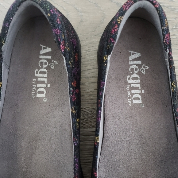 Alegria Women's Petal Floral Ballet Flat Size  6 - Picture 8 of 11